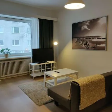 Kotimaailma - Tilava Kaksio Sornaisissa Helsinki